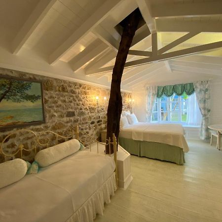 Lola 38 Hotel Foça Eksteriør billede