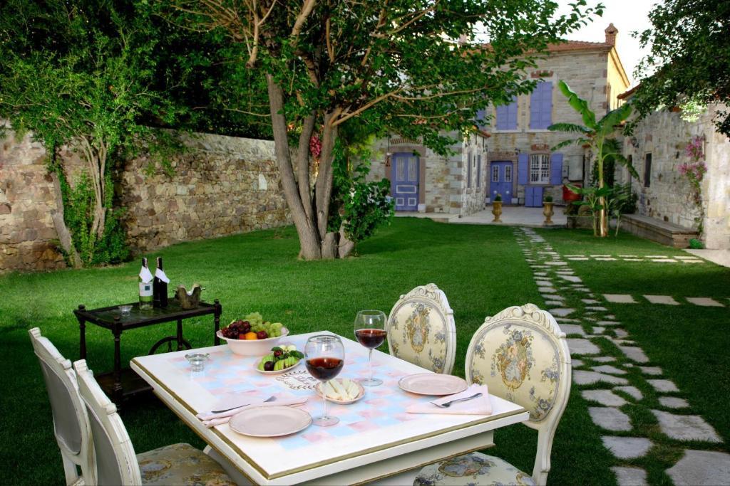 Lola 38 Hotel Foça Eksteriør billede
