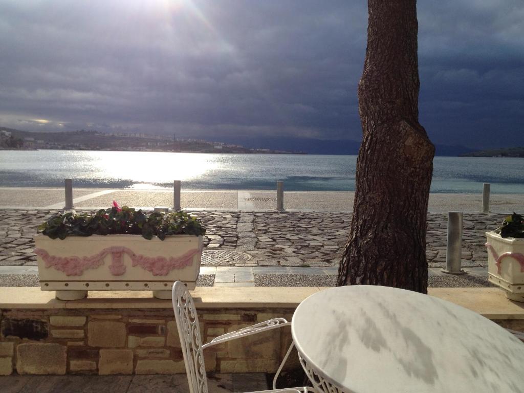 Lola 38 Hotel Foça Eksteriør billede