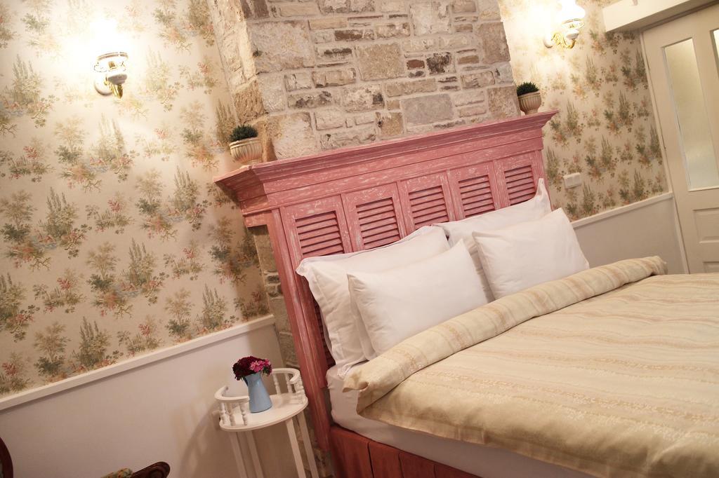 Lola 38 Hotel Foça Eksteriør billede