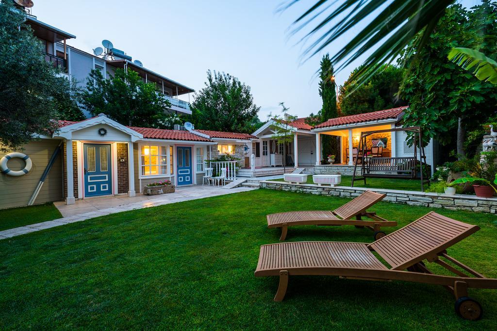 Lola 38 Hotel Foça Eksteriør billede