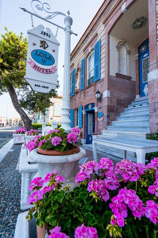Lola 38 Hotel Foça Eksteriør billede