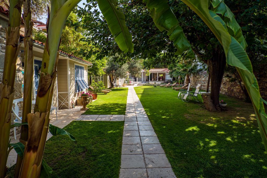 Lola 38 Hotel Foça Eksteriør billede