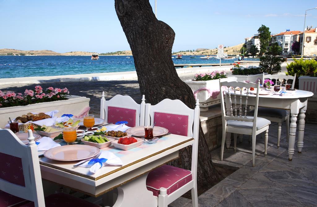 Lola 38 Hotel Foça Eksteriør billede