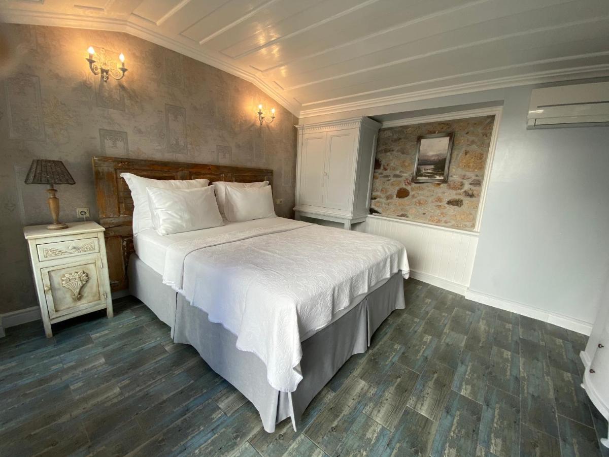 Lola 38 Hotel Foça Eksteriør billede